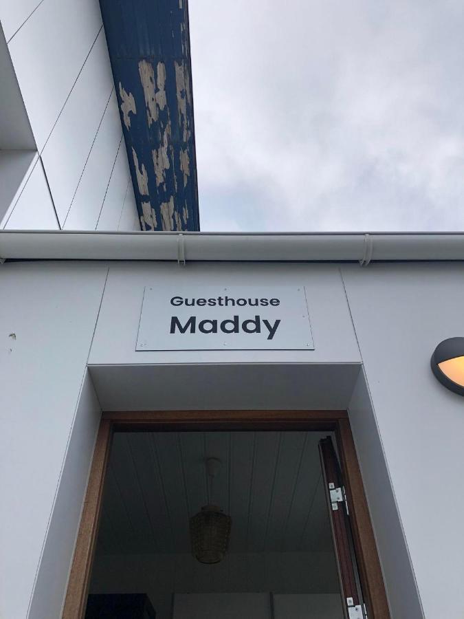 Guesthouse Maddy Húsavík Exteriör bild